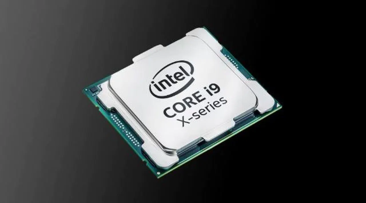 Intel'in 14 Çekirdekli İşlemcisi Açık Artırmayla Satıldı