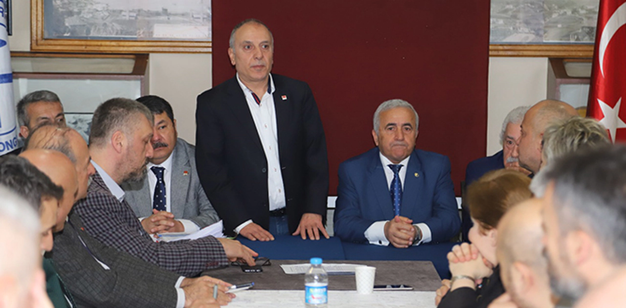 "CHP Bayrağını yeniden belediye binasına asacağız"