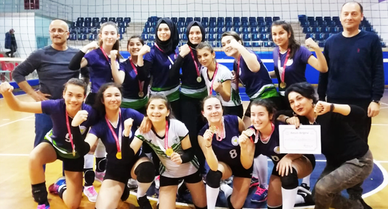 Yurtbay’ın sultanları Türkiye yarı finallerinde!