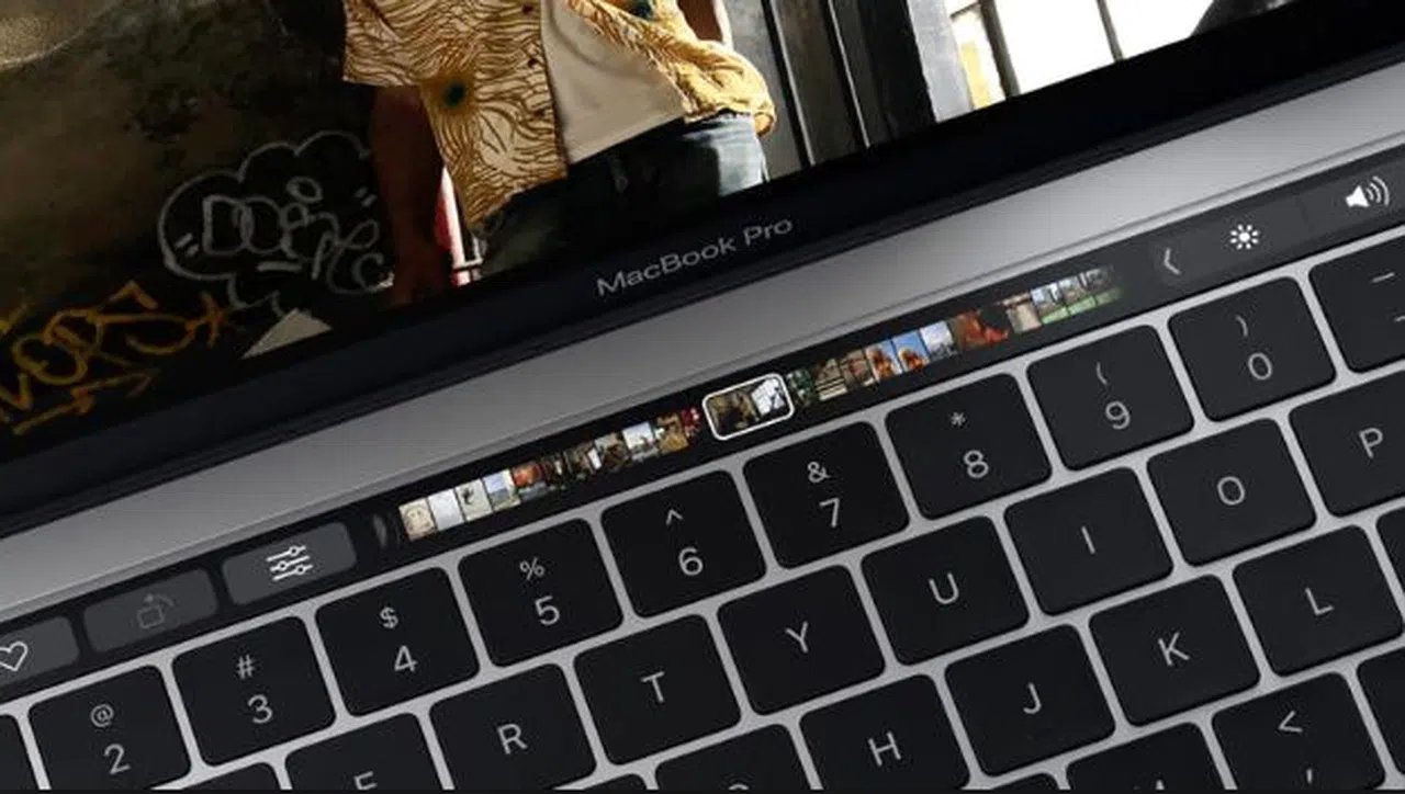 MacBook Pro'nun Touch Bar'ını Kullanarak YouTube Reklamlarını Atlayabilirsiniz