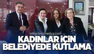 Kadınlar İçin Belediyede Kutlama