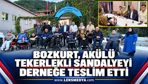BOZKURT, AKÜLÜ TEKERLEKLİ SANDALYEYİ DERNEĞE TESLİM ETTİ