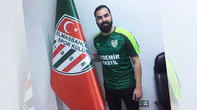 Yeni takımına imzayı attı