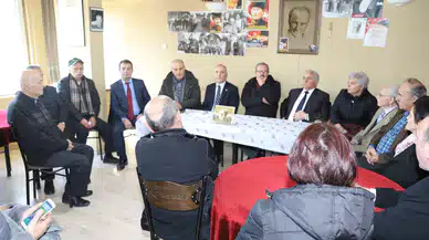 Emekli Öğretmenlere projelerini anlattı