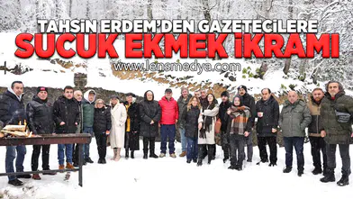 Tahsin Erdem'den gazetecilere sucuk ekmek ikramı!