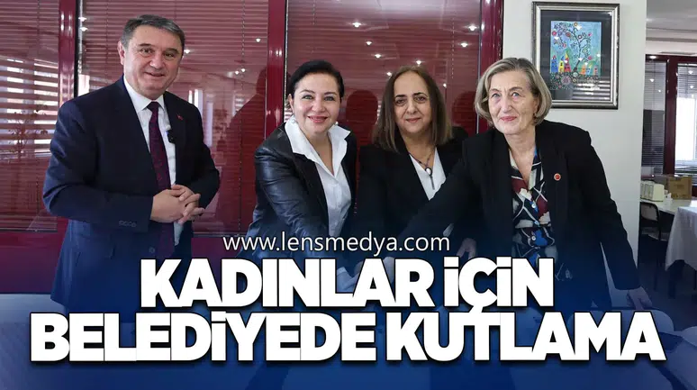 Kadınlar İçin Belediyede Kutlama