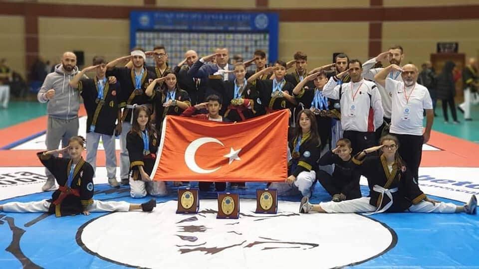 78039437 2690098911047179 3947468690445828096 n - GÖKÇEBEY'DEN DÜNYA İKİNCİLİĞİNE TEBRİKLER SELİN