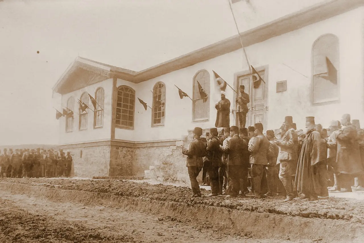 6 kişi ve yazı görseli olabilir