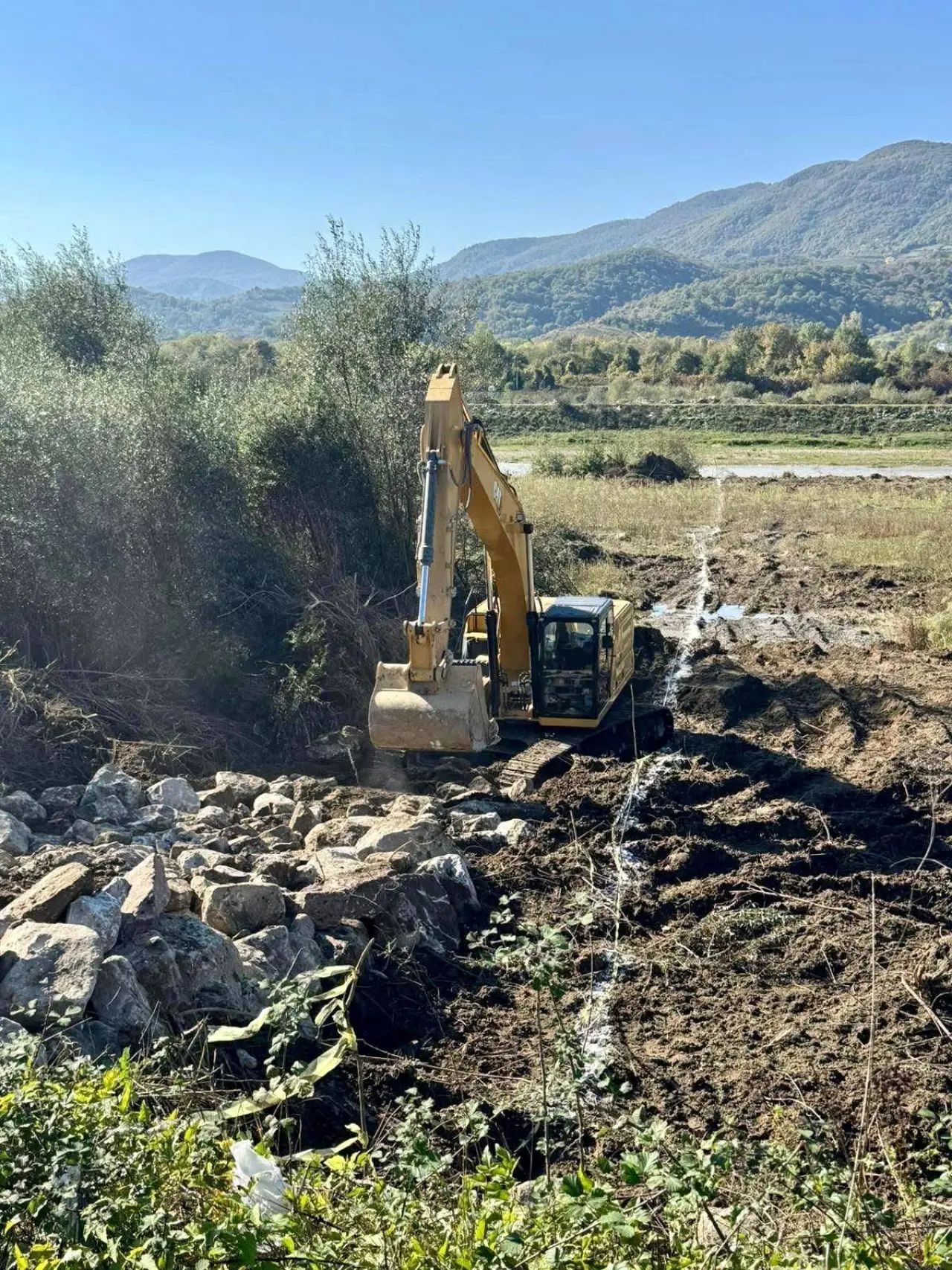 Fotoğraf açıklaması yok.