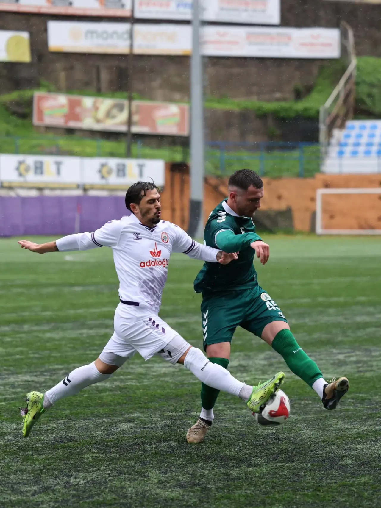 futbol, futbol ve yazı görseli olabilir
