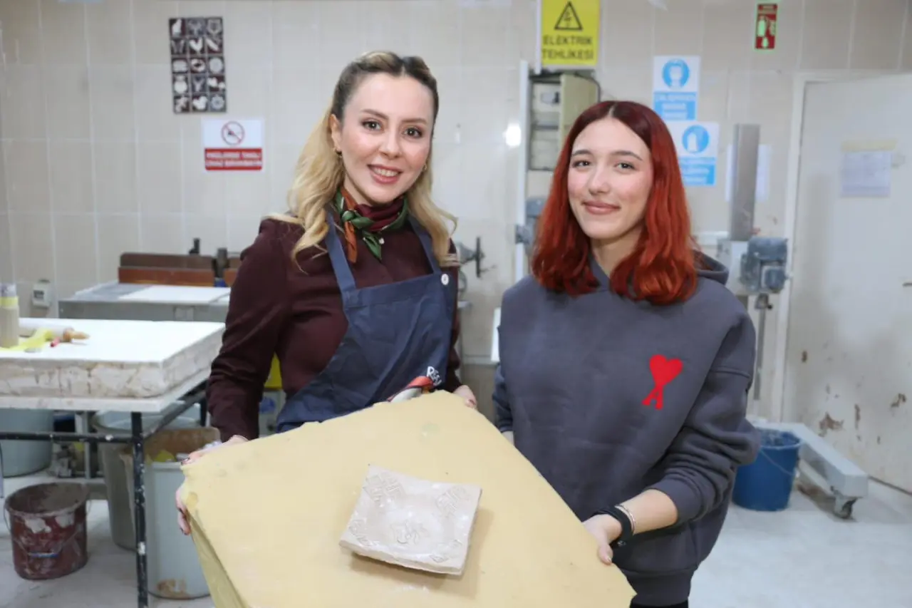 Fotoğraf açıklaması yok.