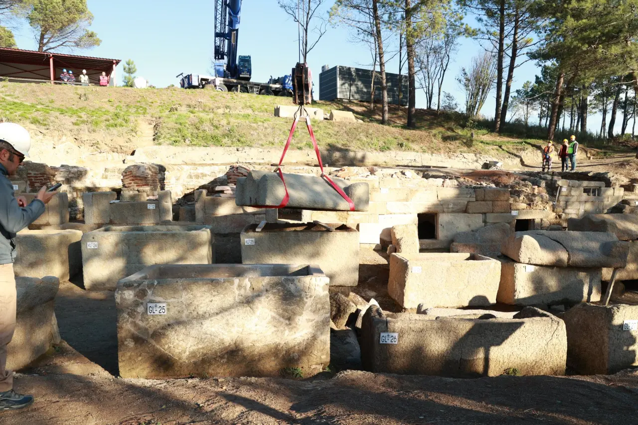 Stonehenge görseli olabilir