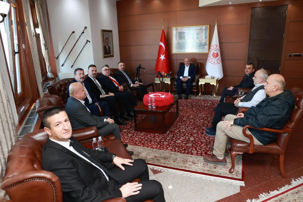 Oval Ofis görseli olabilir