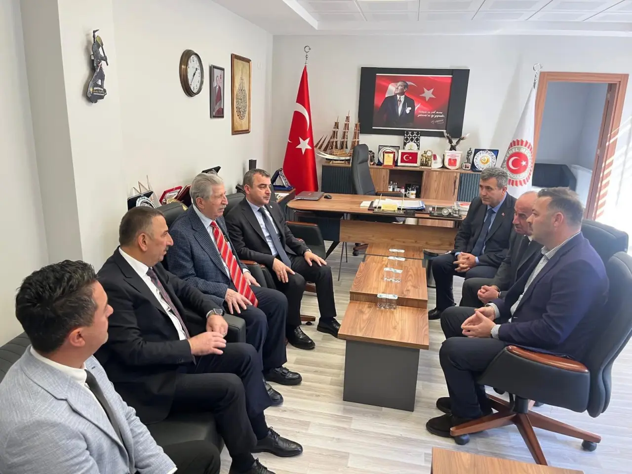 bir veya daha fazla kişi görseli olabilir