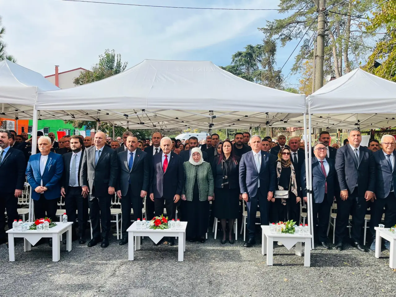 Fotoğraf açıklaması yok.