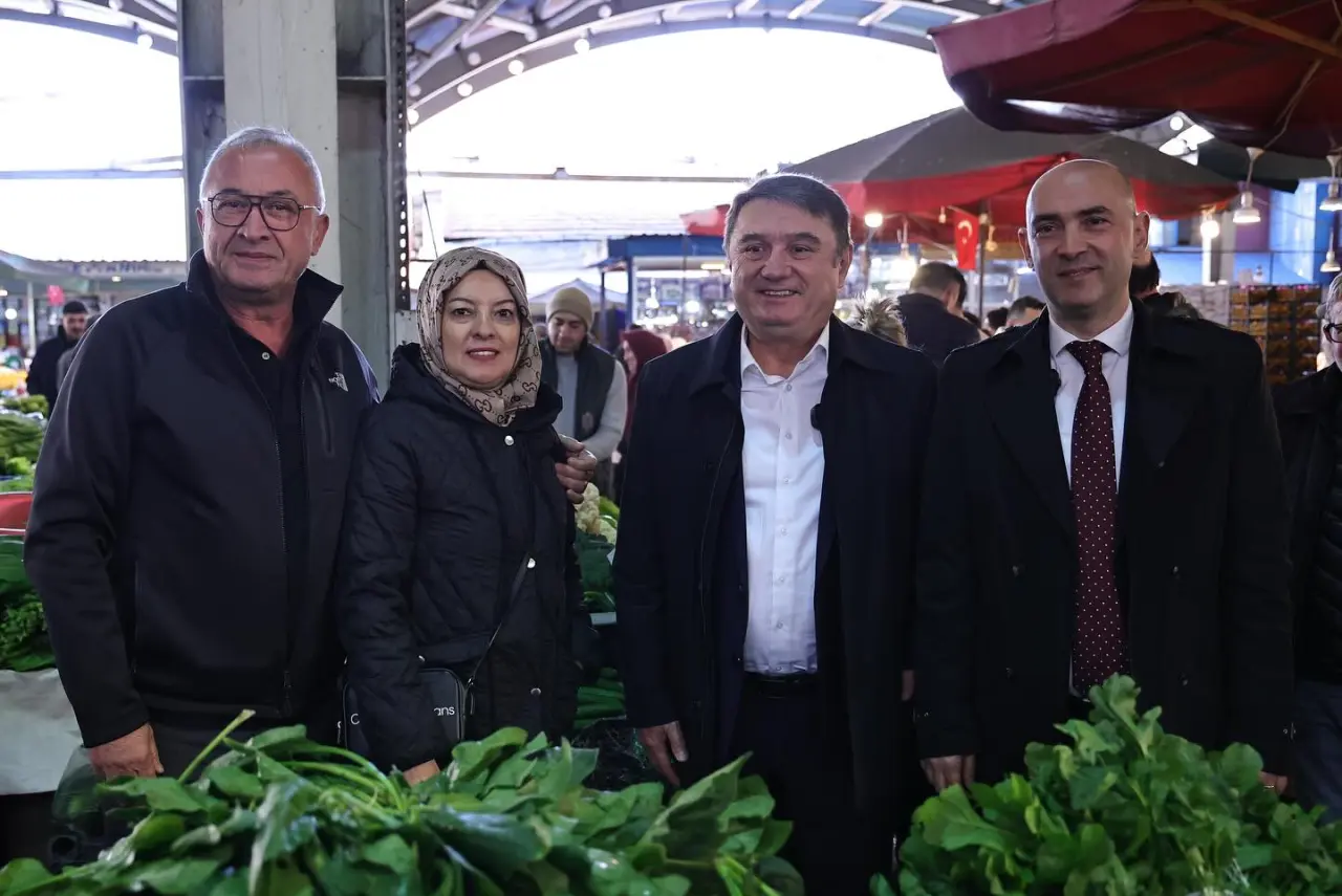 bir veya daha fazla kişi görseli olabilir