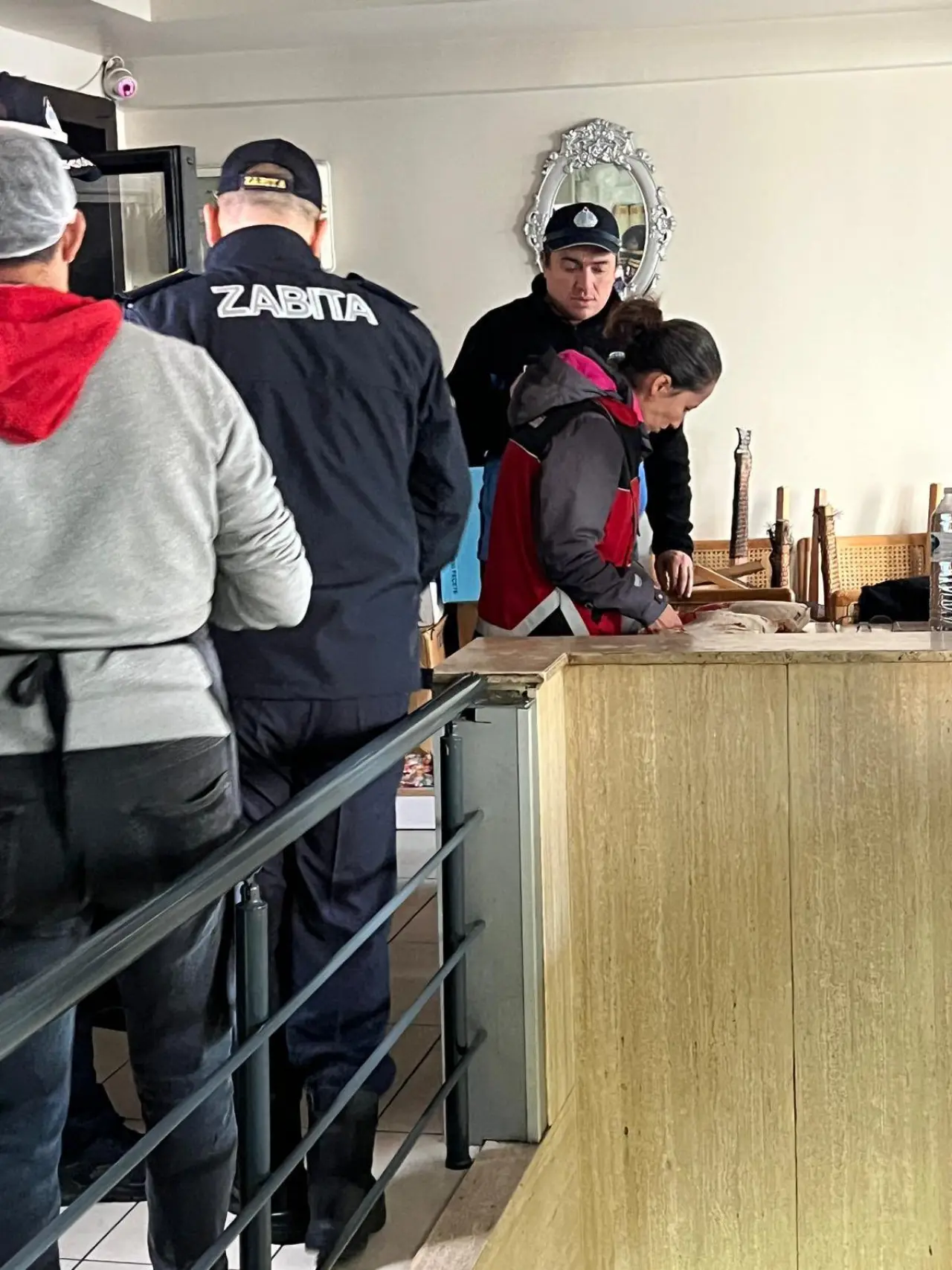 Fotoğraf açıklaması yok.