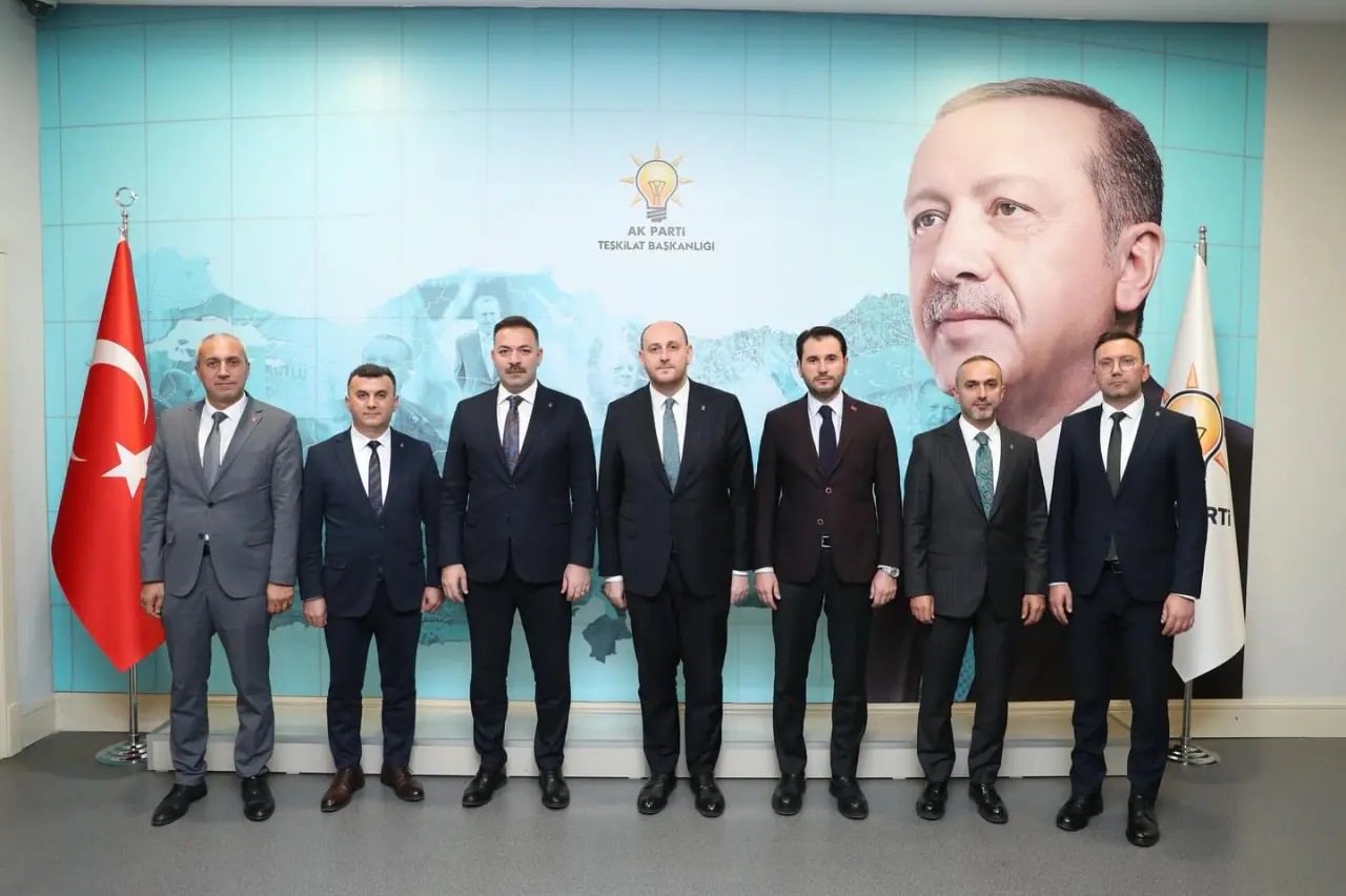 şunu diyen bir yazı 'PARTI TESKILA TESKRLATBASKCANLIGI Ba BAŞKANLIGI KUTLO mününm ዎቦ' görseli olabilir