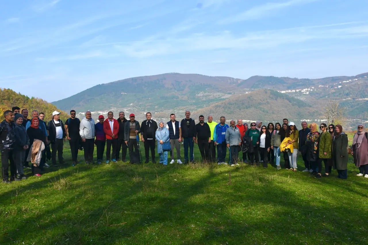 bir veya daha fazla kişi görseli olabilir