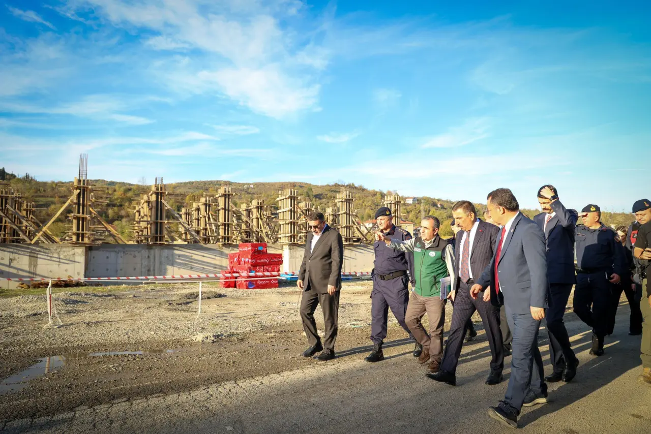 Fotoğraf açıklaması yok.