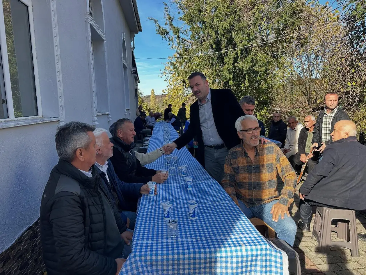 bir veya daha fazla kişi görseli olabilir