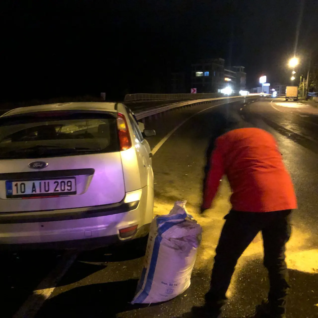 araba, sokak ve yol görseli olabilir