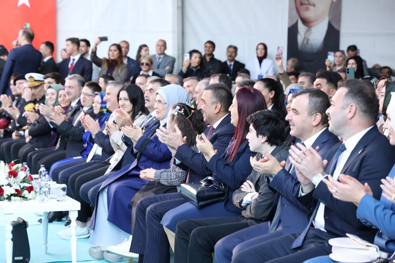 Fotoğraf açıklaması yok.