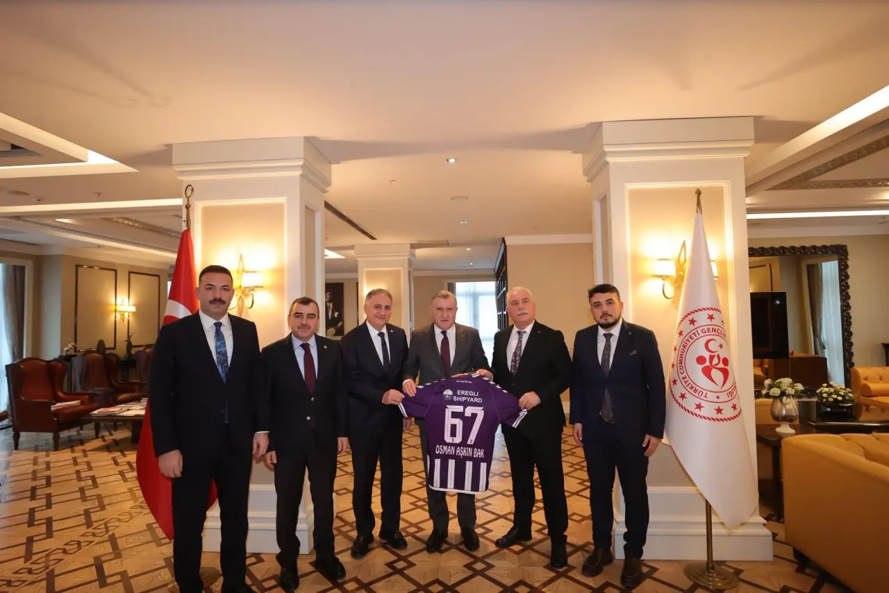 Oval Ofis ve yazı görseli olabilir