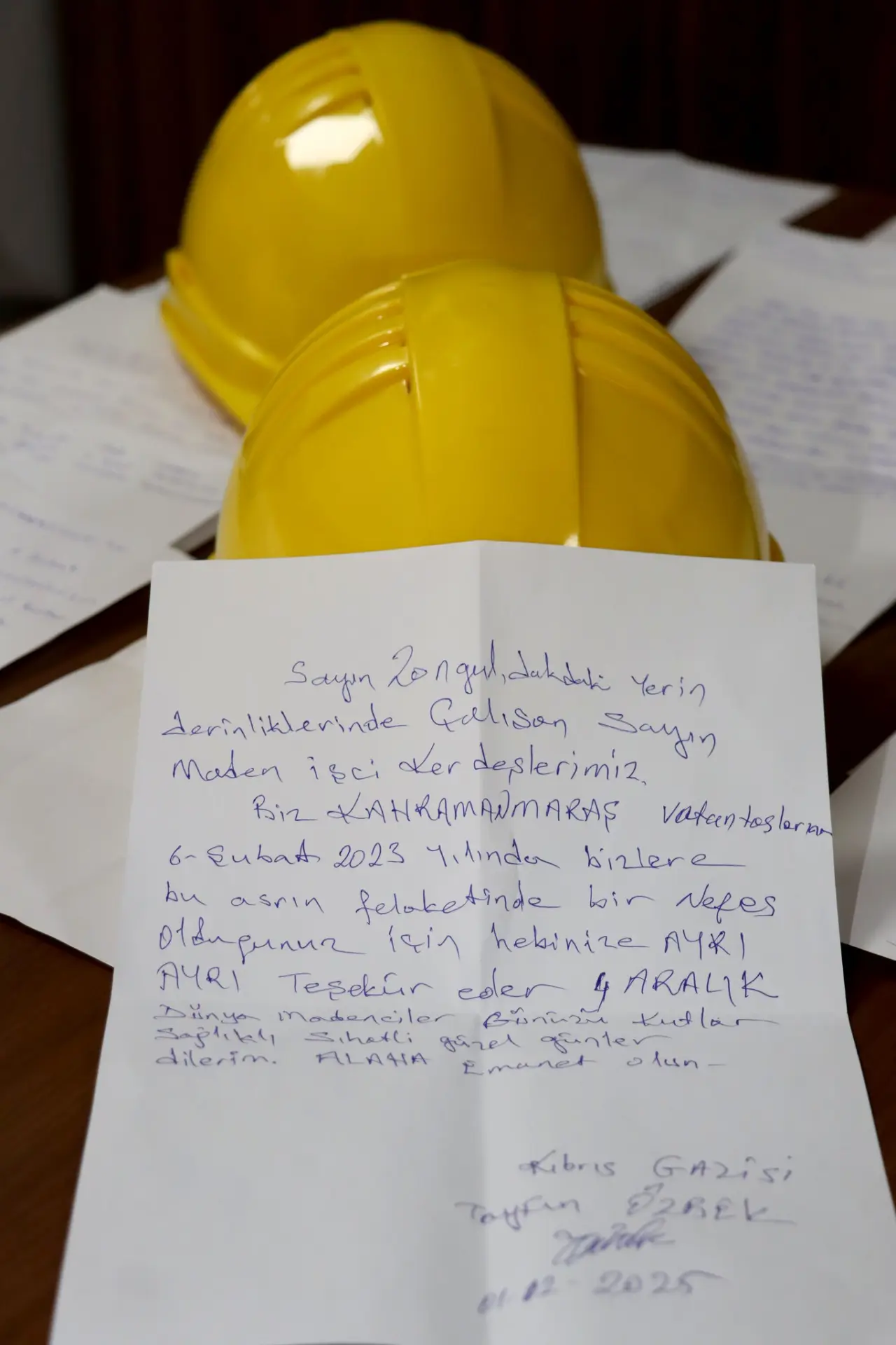 teknik çizim ve yazı görseli olabilir