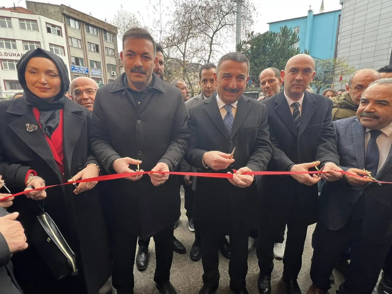 bir veya daha fazla kişi görseli olabilir