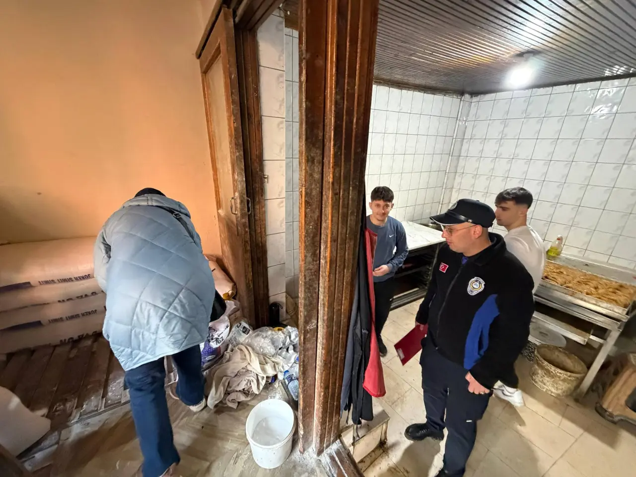 Fotoğraf açıklaması yok.