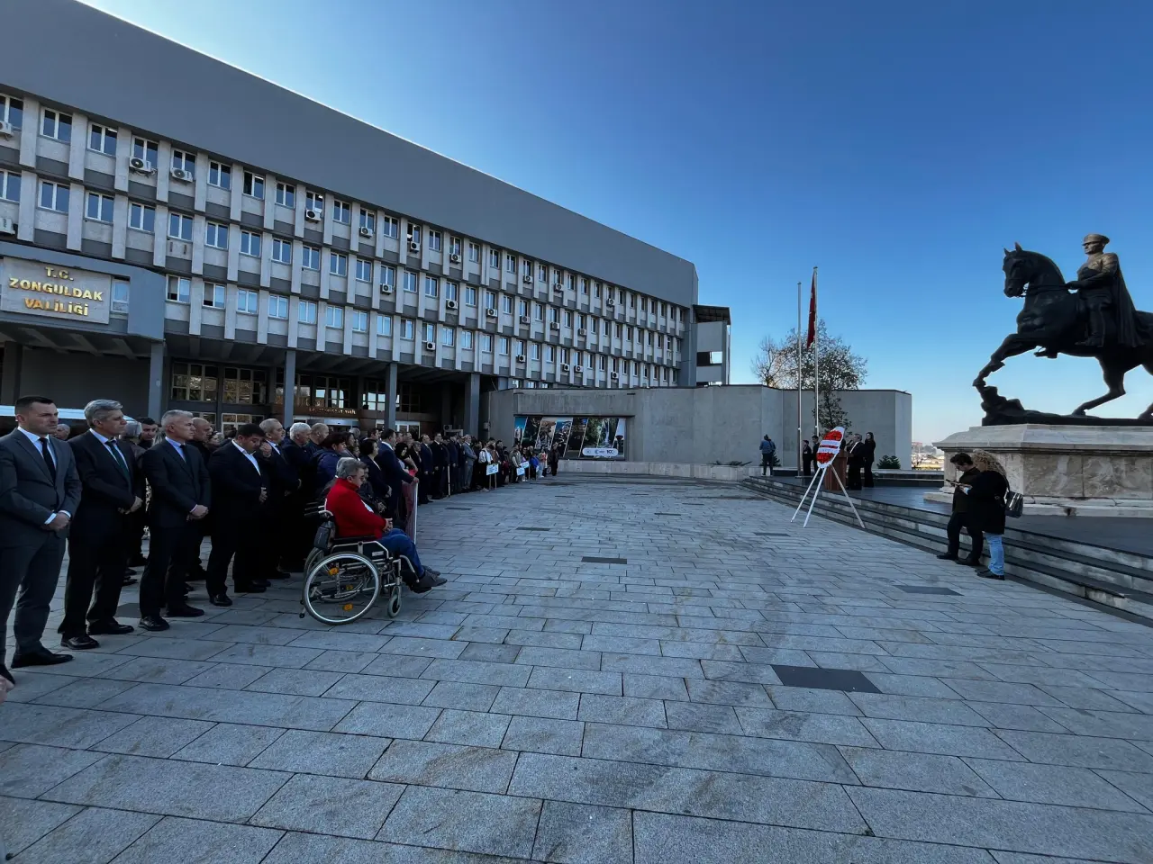 anıt ve yazı görseli olabilir