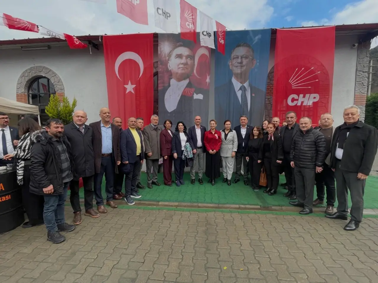 şunu diyen bir yazı 'CHP CHp CHP ası ส' görseli olabilir