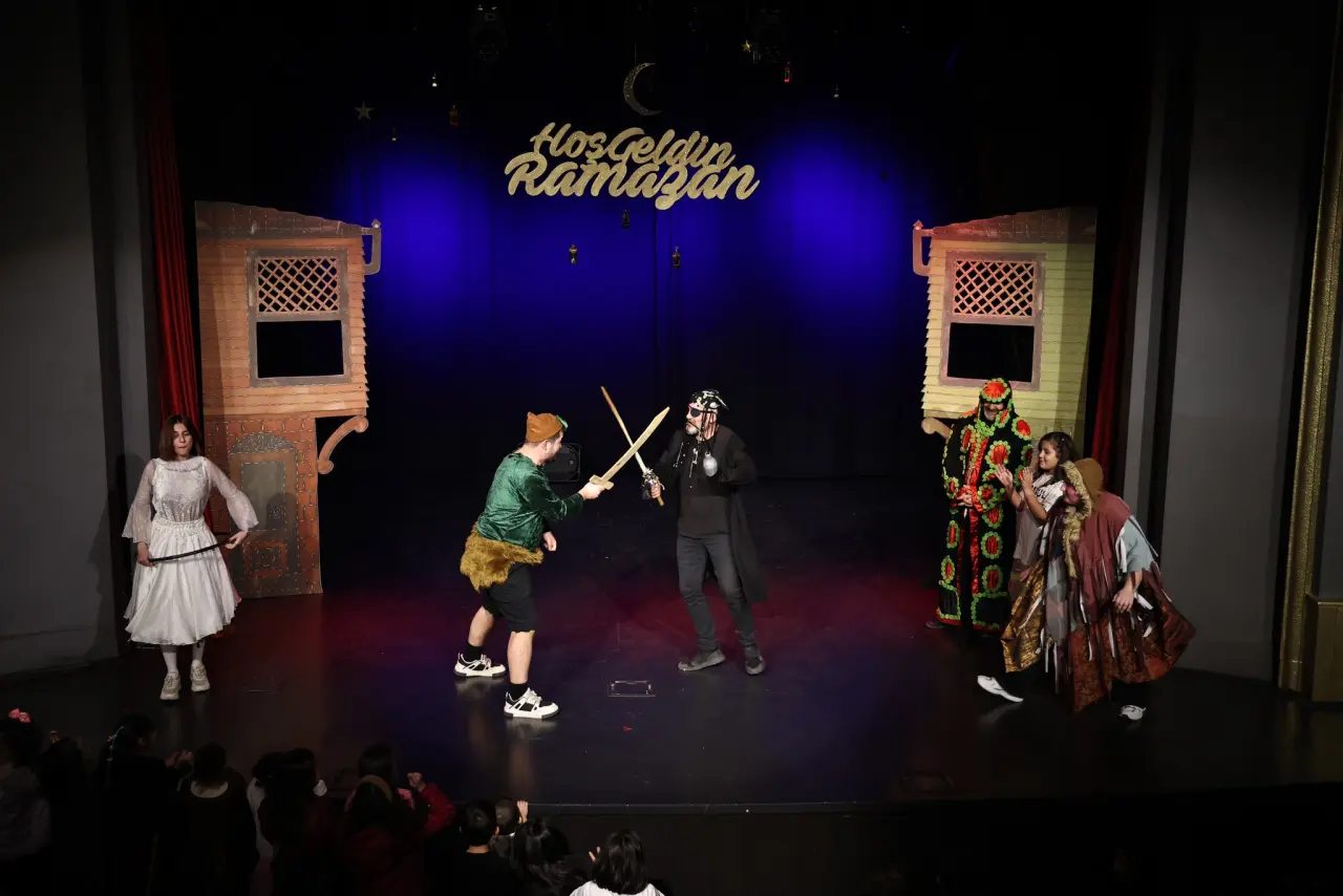 dans ve şunu diyen bir yazı 'Ramaztin HosGeldin Y' görseli olabilir