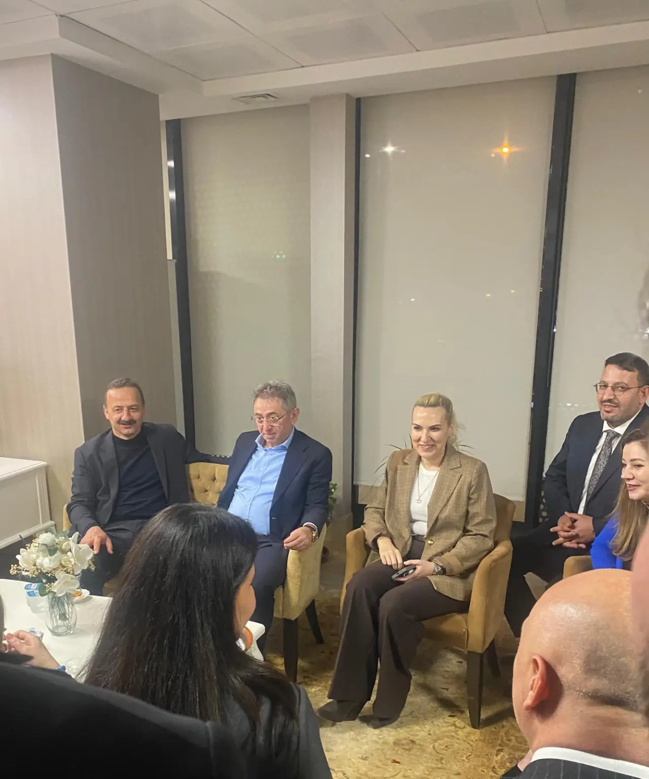 Fotoğraf açıklaması yok.