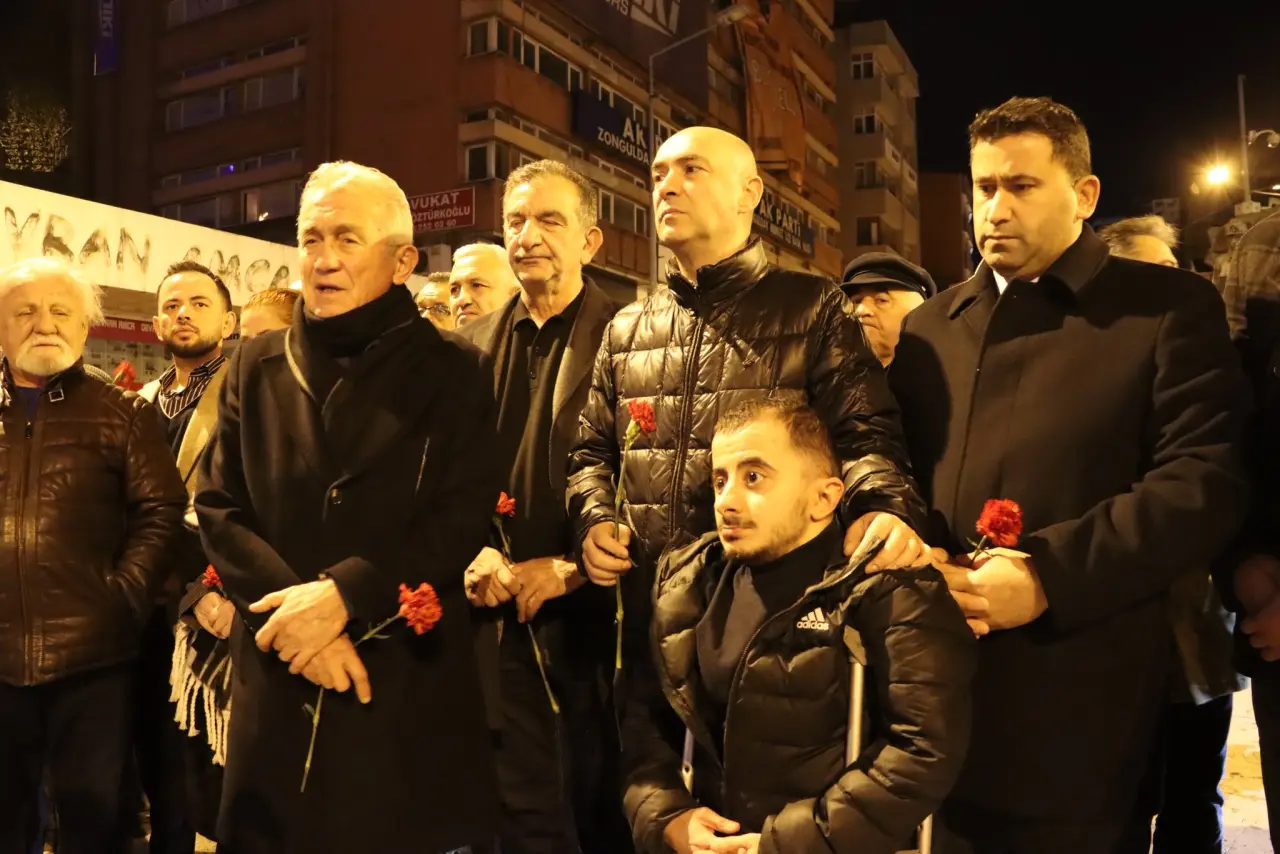 bir veya daha fazla kişi görseli olabilir