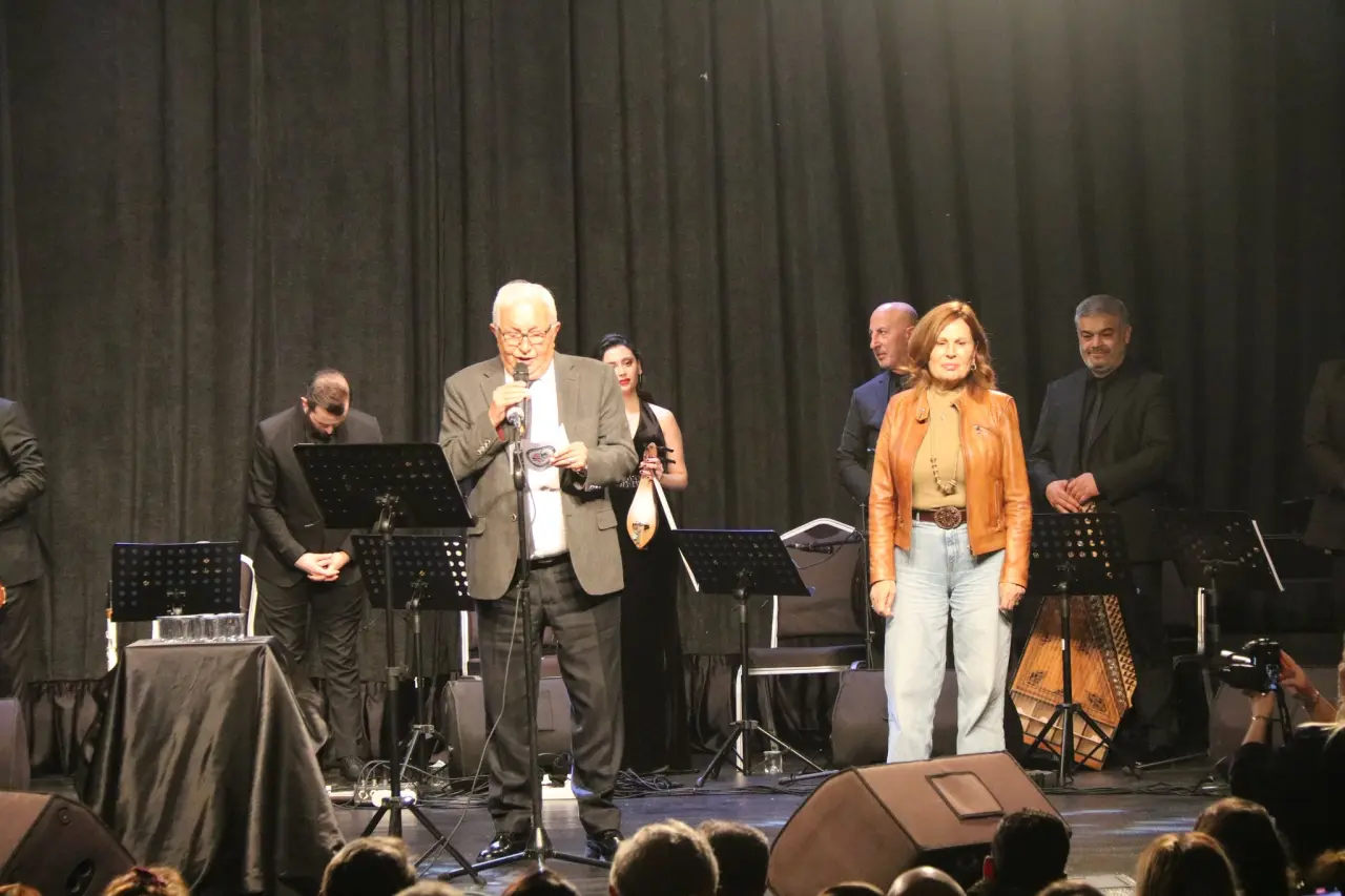 keman, saksafon, flüt ve klarnet görseli olabilir